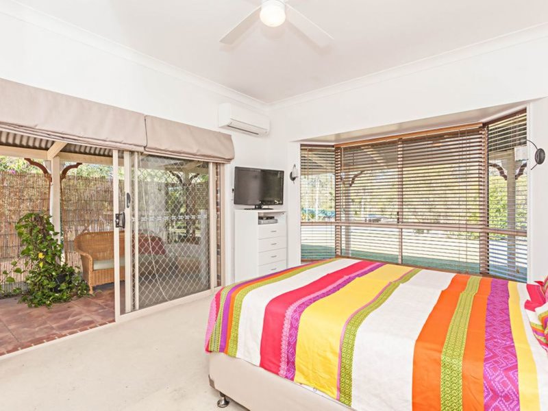 Photo - 2 Barrine Court, Park Ridge South QLD 4125 - Image 7