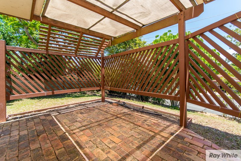 Photo - 2 Barrine Court, Petrie QLD 4502 - Image 9