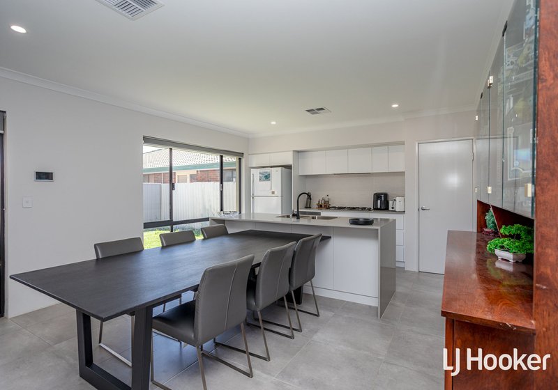 Photo - 2 Barson Court, Thornlie WA 6108 - Image 5