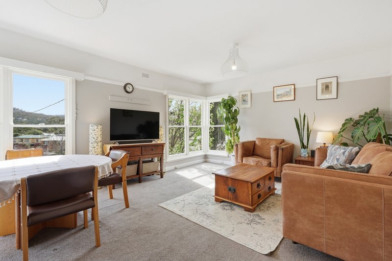 Photo - 2 Bartlett Place, Lindisfarne TAS 7015 - Image 4
