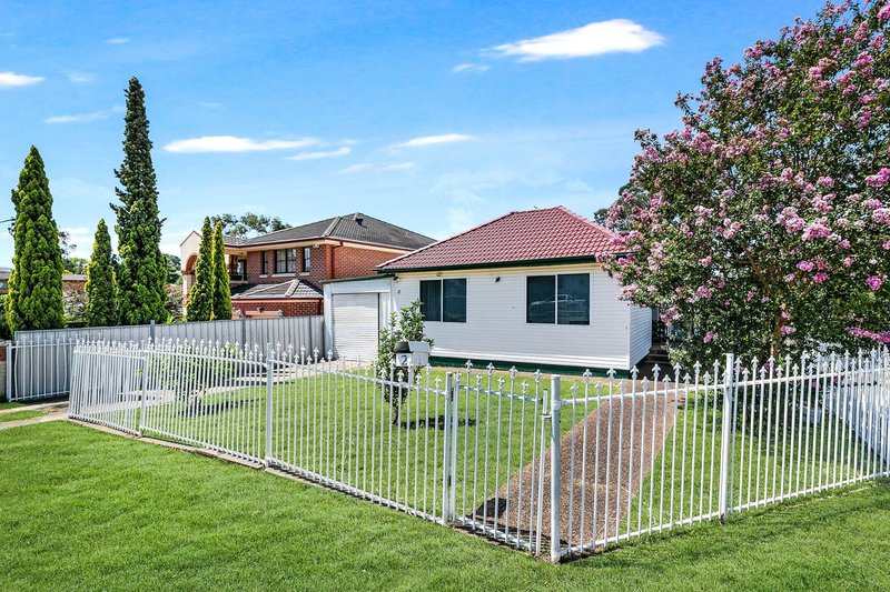 2 Barton Street, Smithfield NSW 2164