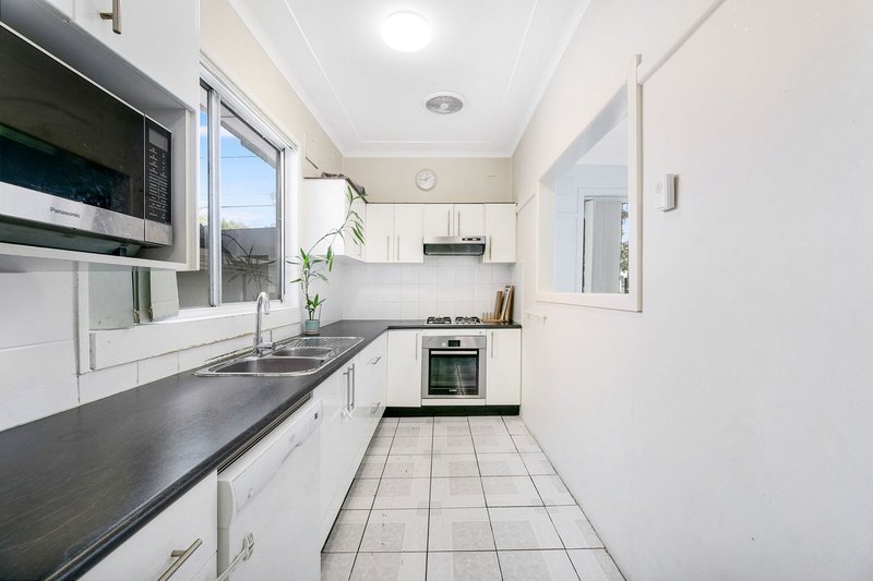 Photo - 2 Barton Street, Smithfield NSW 2164 - Image 4