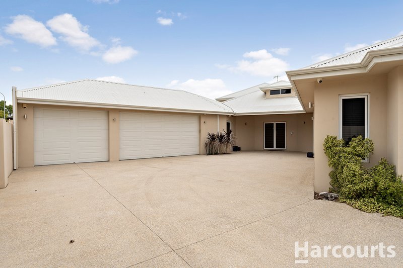 Photo - 2 Baruna Court, Halls Head WA 6210 - Image 6