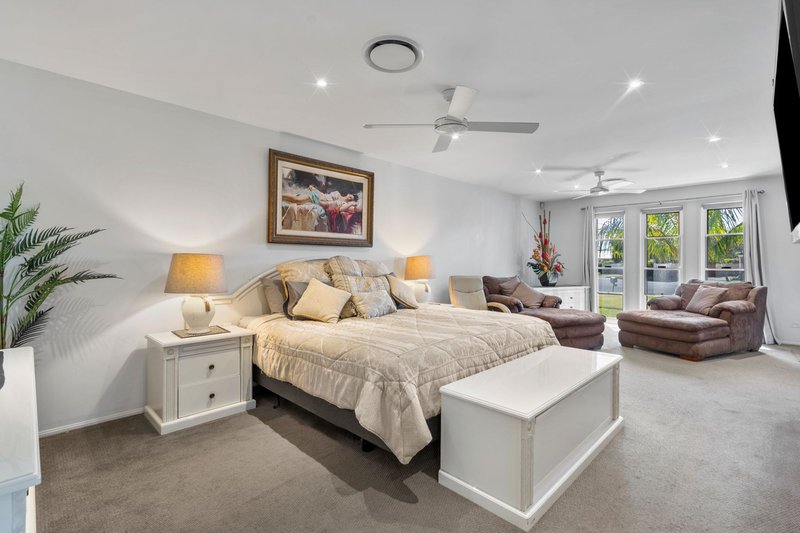 Photo - 2 Bass Place, Paradise Point QLD 4216 - Image 14