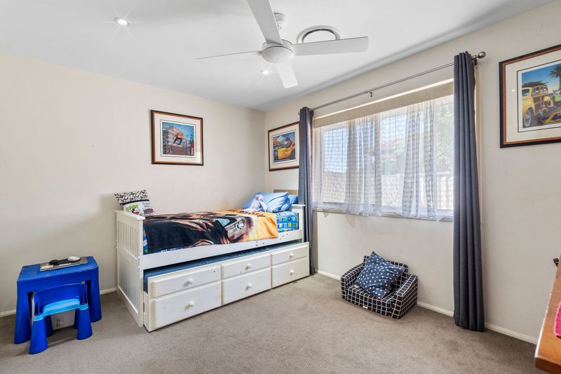 Photo - 2 Bass Place, Paradise Point QLD 4216 - Image 17