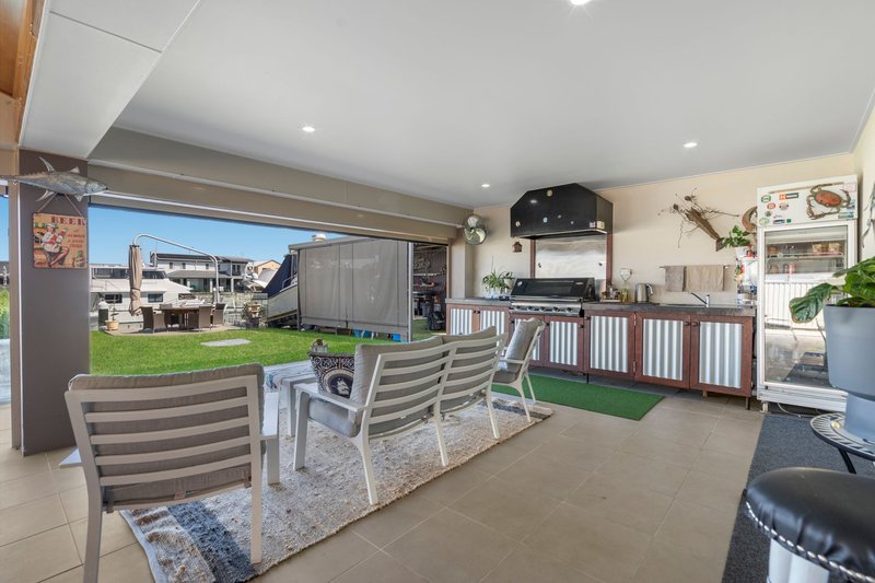 Photo - 2 Bass Place, Paradise Point QLD 4216 - Image 21