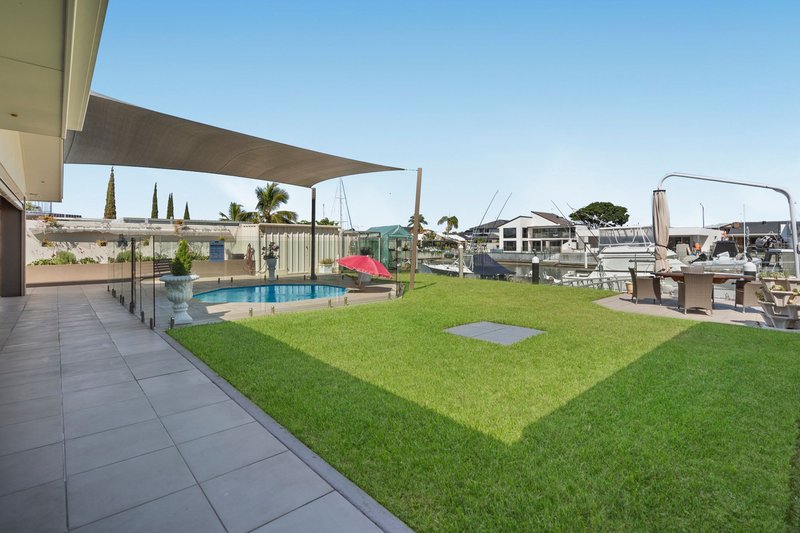 Photo - 2 Bass Place, Paradise Point QLD 4216 - Image 22