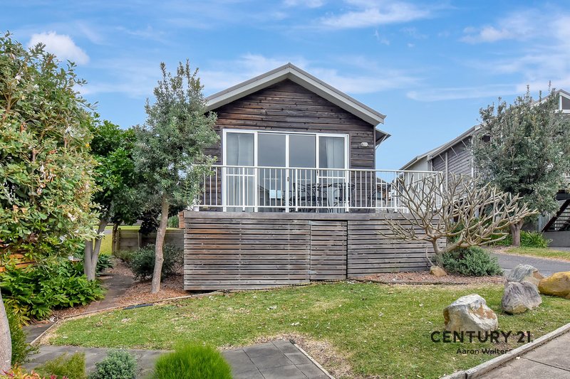 Photo - 2 Beachside Drive, Caves Beach NSW 2281 - Image 2