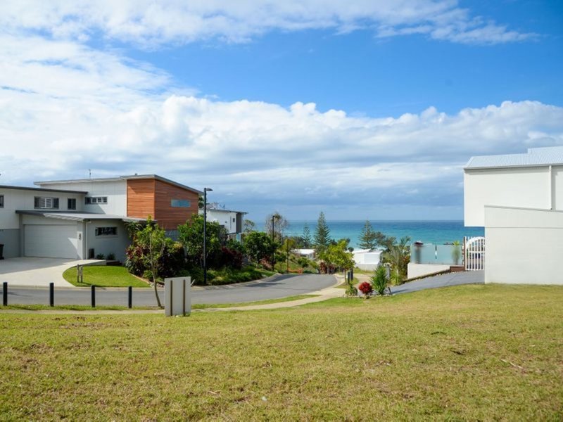 Photo - 2 Beachview Drive, Sapphire Beach NSW 2450 - Image 3