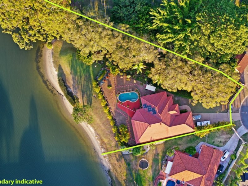 Photo - 2 Beaconsfield Drive, Burleigh Waters QLD 4220 - Image 3