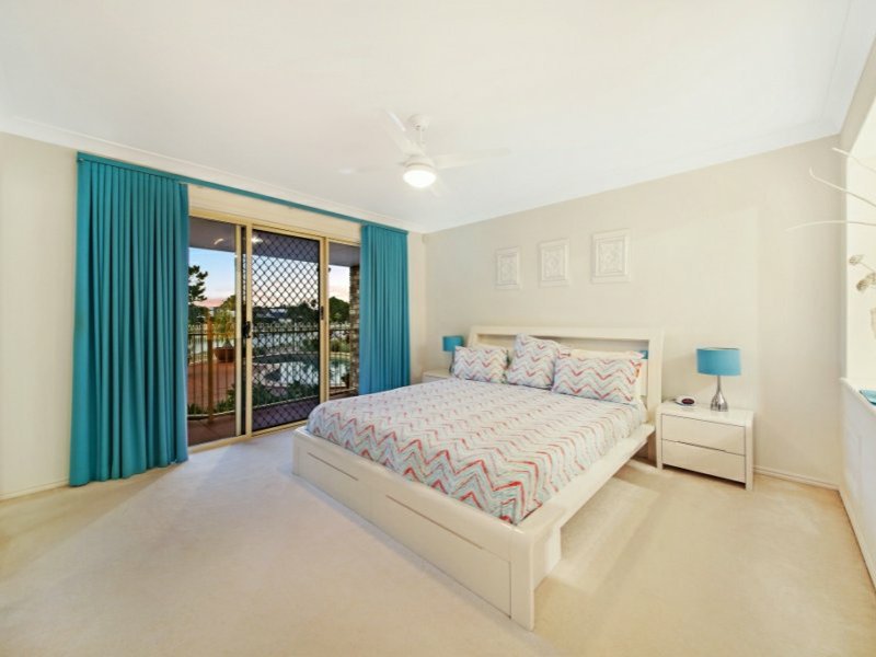 Photo - 2 Beaconsfield Drive, Burleigh Waters QLD 4220 - Image 15