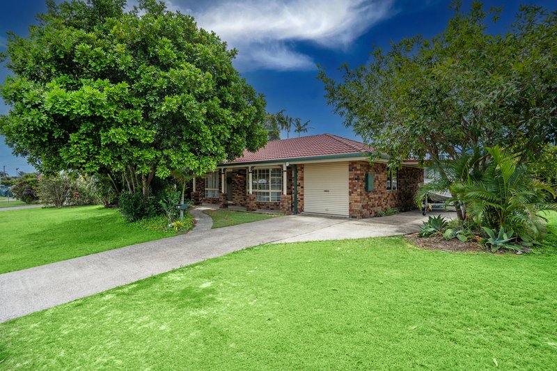 2 Beagle Avenue, Banksia Beach QLD 4507