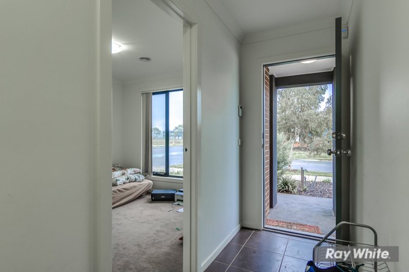 Photo - 2 Beagle Street, Tarneit VIC 3029 - Image 3