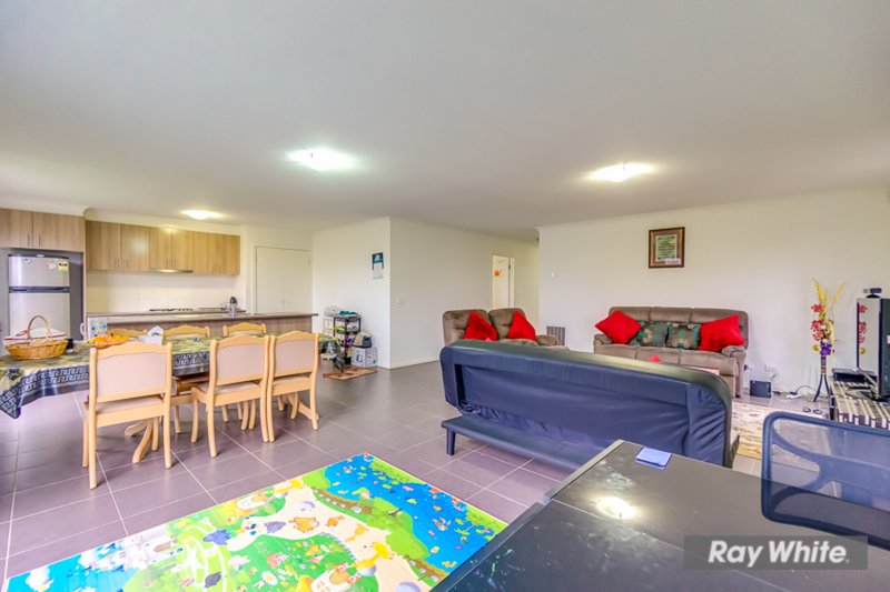 Photo - 2 Beagle Street, Tarneit VIC 3029 - Image 10