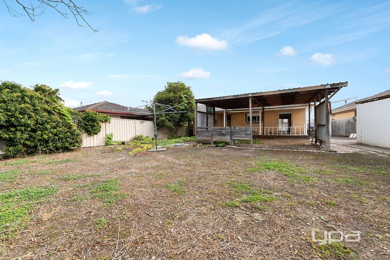 Photo - 2 Beccles Court, St Albans VIC 3021 - Image 10