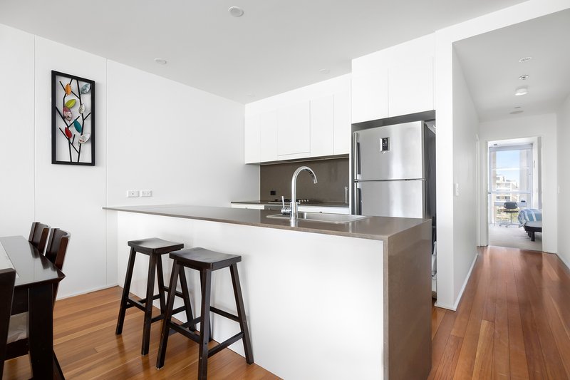 Photo - 2 Bedroom/310 Oxford Street, Bondi Junction NSW 2022 - Image 3