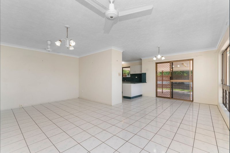 Photo - 2 Beech Court, Bushland Beach QLD 4818 - Image 3