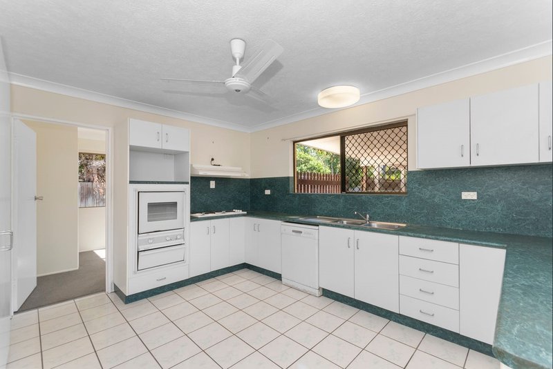 Photo - 2 Beech Court, Bushland Beach QLD 4818 - Image 4