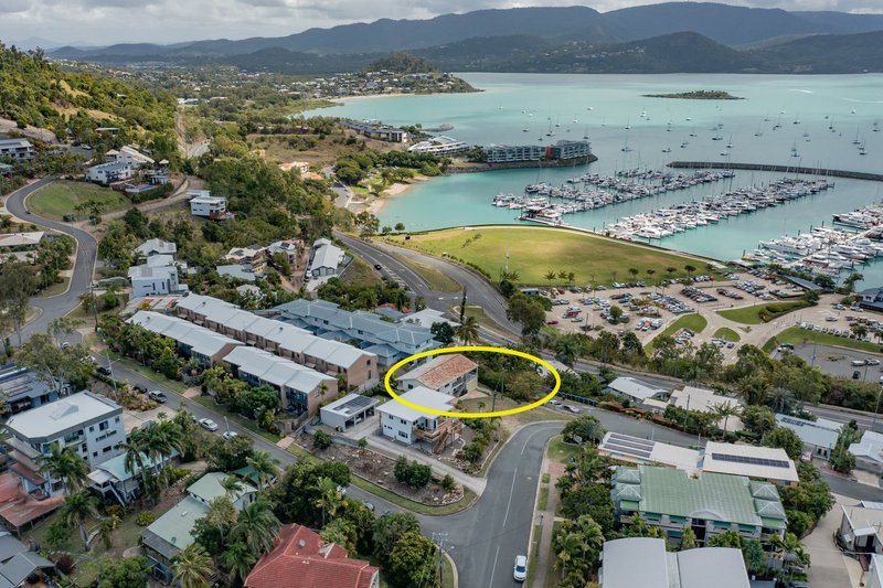 Photo - 2 Begley Street, Airlie Beach QLD 4802 - Image 12