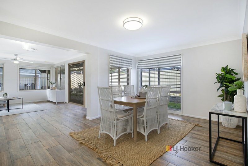 Photo - 2 Begonia Place, Woongarrah NSW 2259 - Image 4