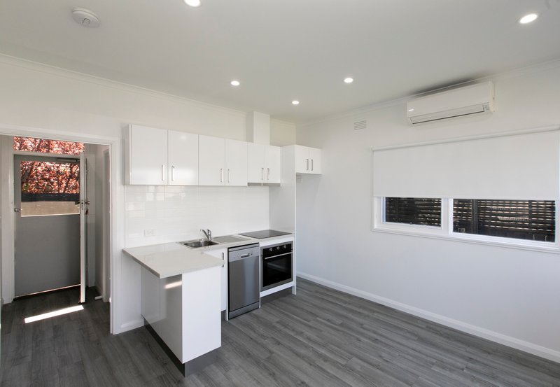 Photo - 2 Bell Street, Moe VIC 3825 - Image 3