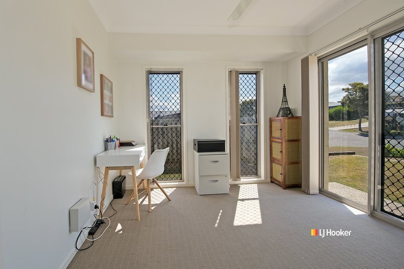 Photo - 2 Bellthorpe Circuit, Kallangur QLD 4503 - Image 12