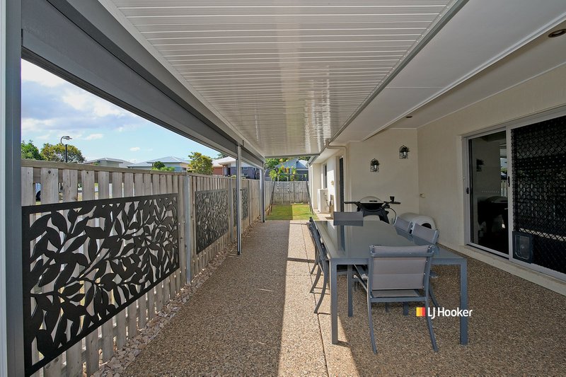 Photo - 2 Bellthorpe Circuit, Kallangur QLD 4503 - Image 15