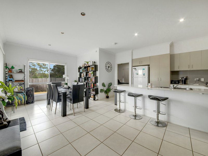 Photo - 2 Bendee Street, Glen Eden QLD 4680 - Image 2