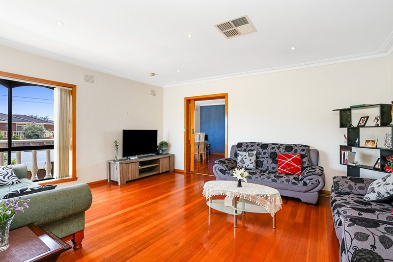 Photo - 2 Bendigo Crescent, Thomastown VIC 3074 - Image 5