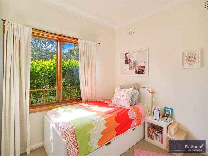 Photo - 2 Berith Street, Wheeler Heights NSW 2097 - Image 4