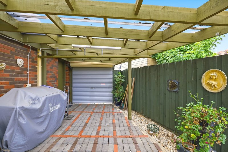 Photo - 2 Berkley Place, Melton West VIC 3337 - Image 20