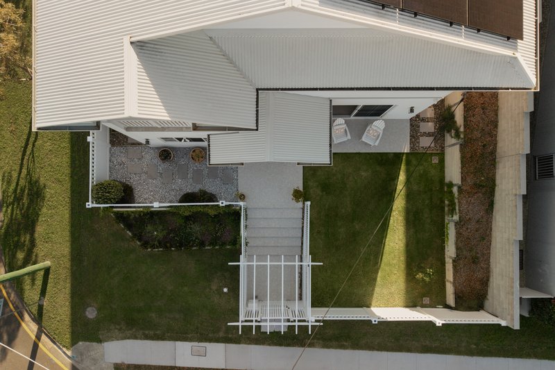 Photo - 2 Berpi Street, Stafford QLD 4053 - Image 6