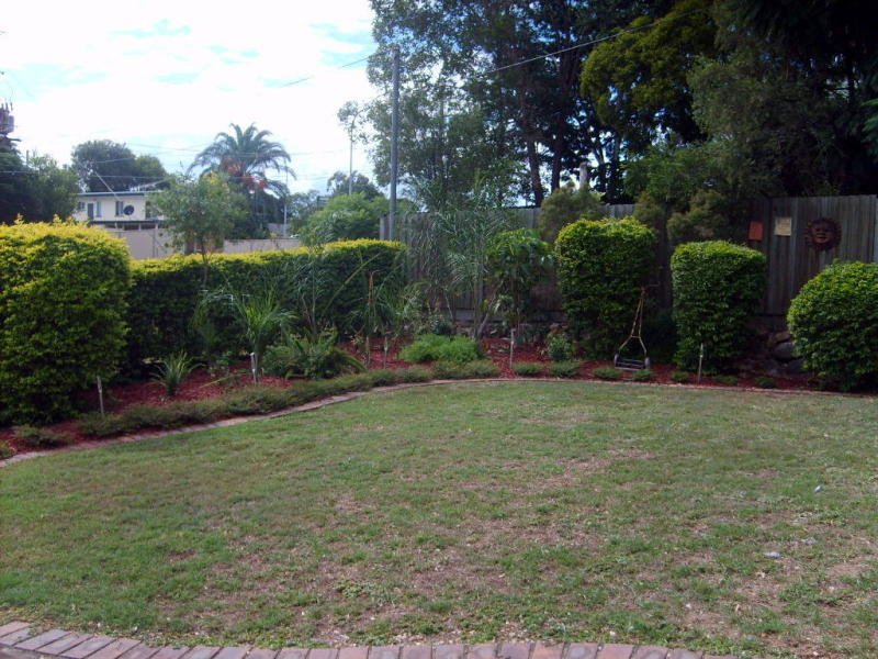 Photo - 2 Berry Street, Churchill QLD 4305 - Image 7