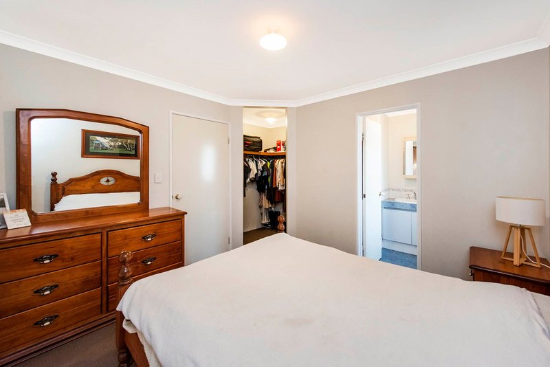 Photo - 2 Beryl Close, Maida Vale WA 6057 - Image 6