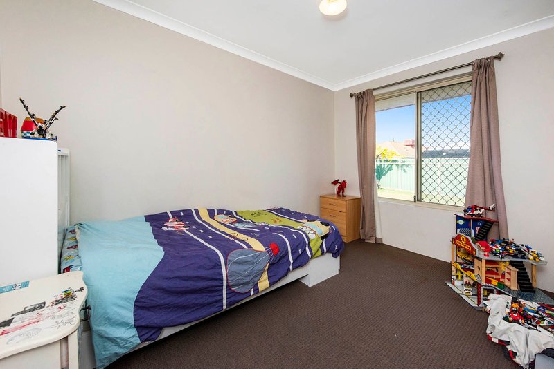 Photo - 2 Beryl Close, Maida Vale WA 6057 - Image 19