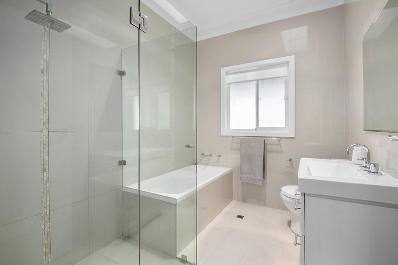 Photo - 2 Beverley Crescent, Roselands NSW 2196 - Image 7