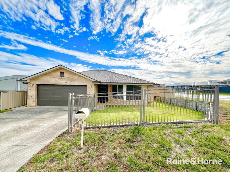 2 Billabong Close, Kelso NSW 2795