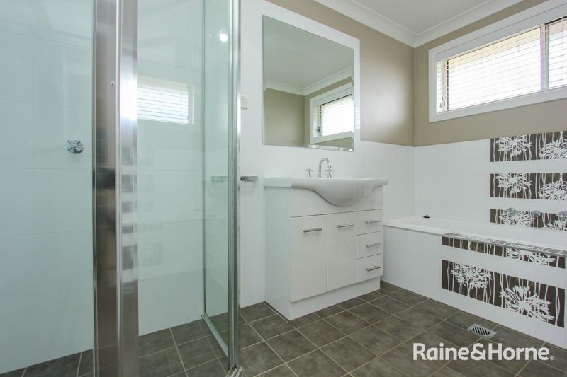 Photo - 2 Billabong Close, Kelso NSW 2795 - Image 3