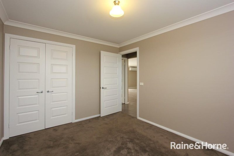 Photo - 2 Billabong Close, Kelso NSW 2795 - Image 10