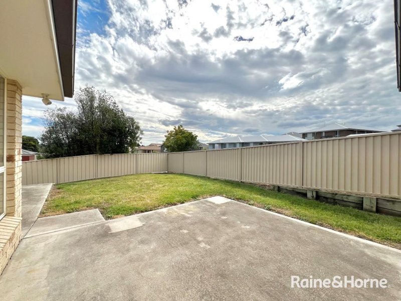 Photo - 2 Billabong Close, Kelso NSW 2795 - Image 16