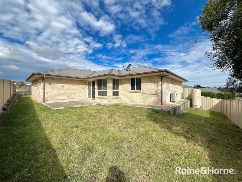 Photo - 2 Billabong Close, Kelso NSW 2795 - Image 18