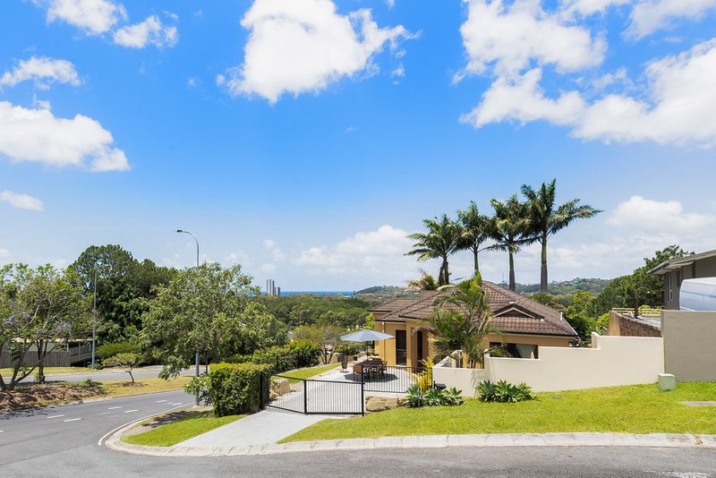 2 Bindoon Close, Elanora QLD 4221