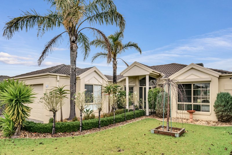 2 Bingin Place, Craigieburn VIC 3064