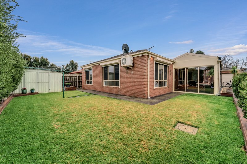 Photo - 2 Bingin Place, Craigieburn VIC 3064 - Image 15