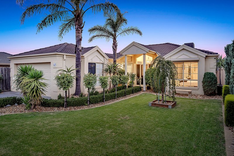 2 Bingin Place, Craigieburn VIC 3064