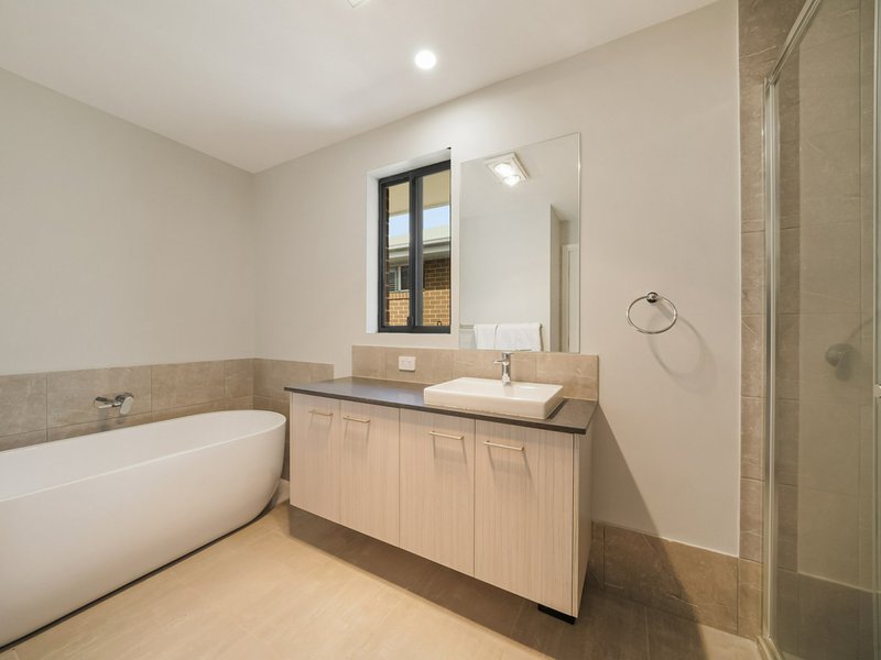 Photo - 2 Binshaw Crescent, Menangle Park NSW 2563 - Image 6