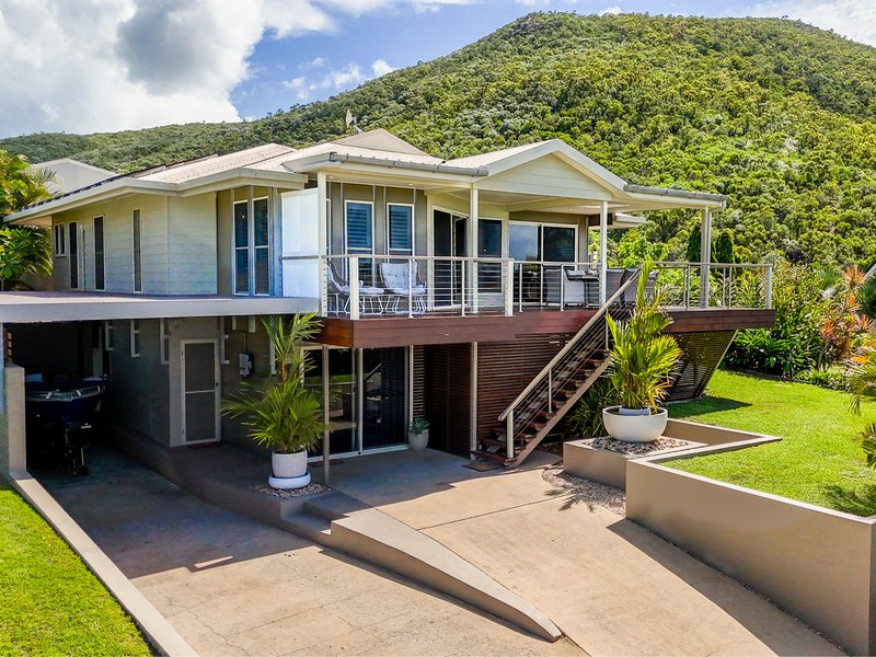 Photo - 2 Blackcurrant Drive, Hideaway Bay QLD 4800 - Image 25