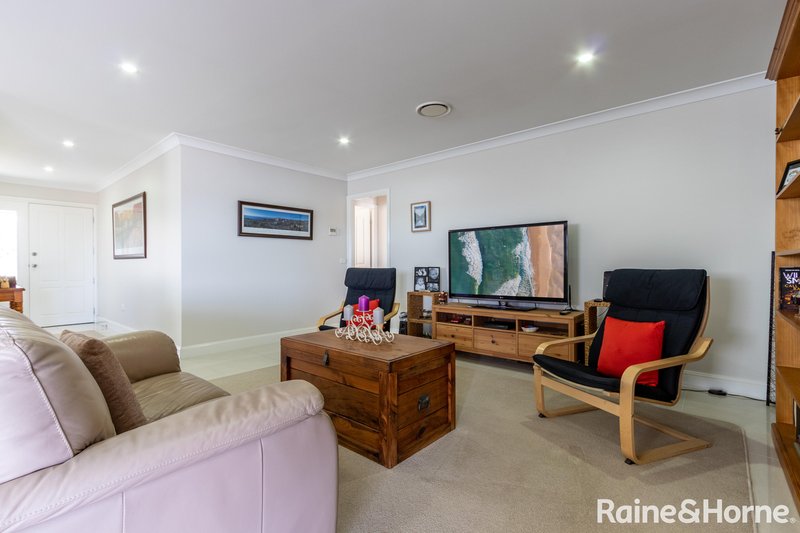 Photo - 2 Blackwood Close, Kelso NSW 2795 - Image 4