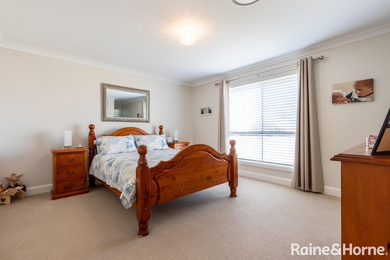 Photo - 2 Blackwood Close, Kelso NSW 2795 - Image 7