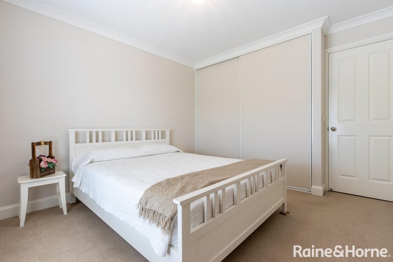 Photo - 2 Blackwood Close, Kelso NSW 2795 - Image 12